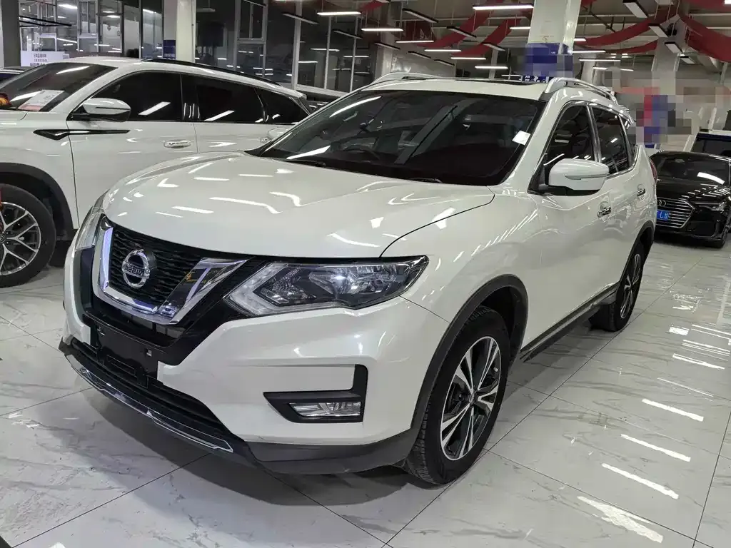Nissan X-Trail — фото 1