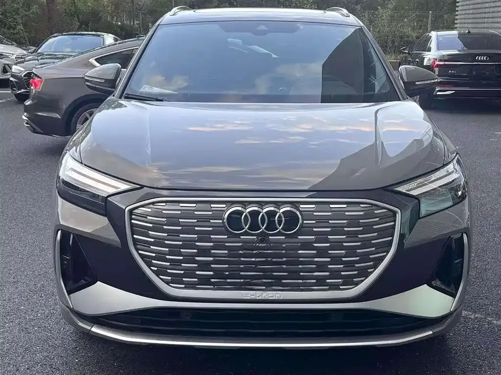 Audi Q4 e-tron — фото 9