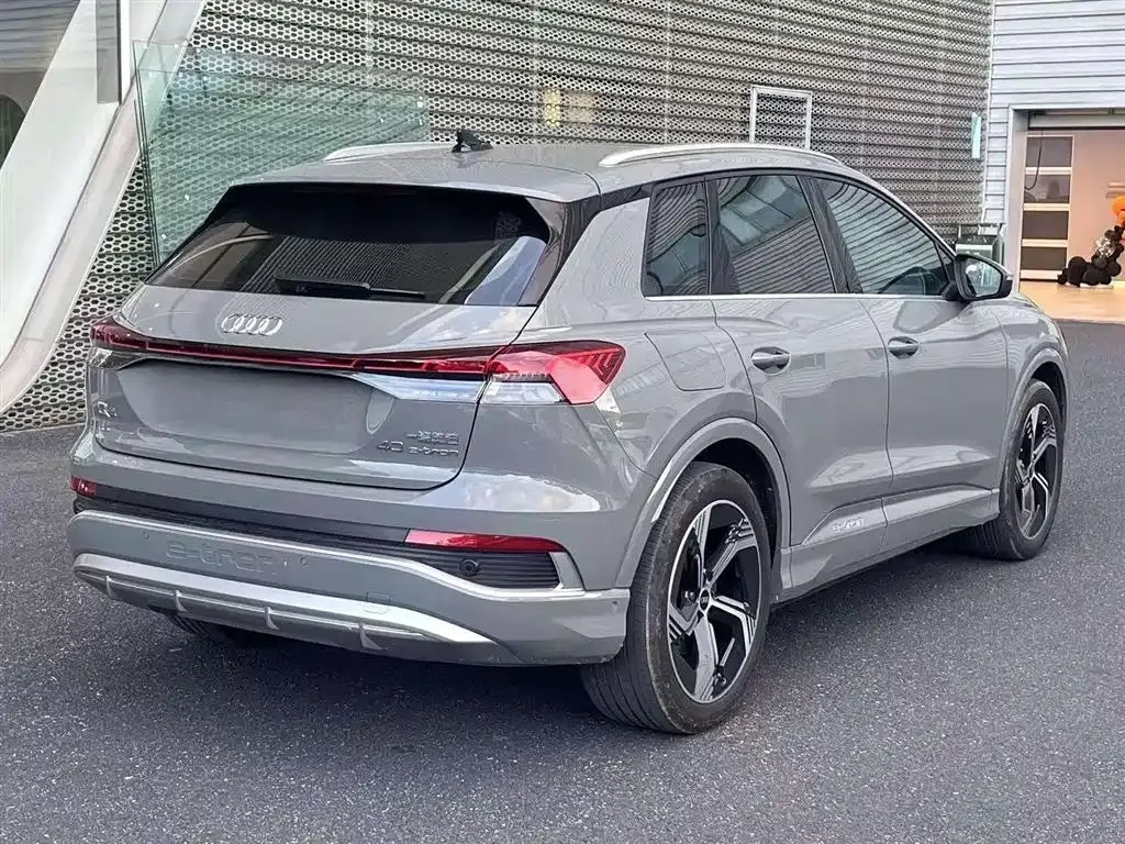 Audi Q4 e-tron — фото 8