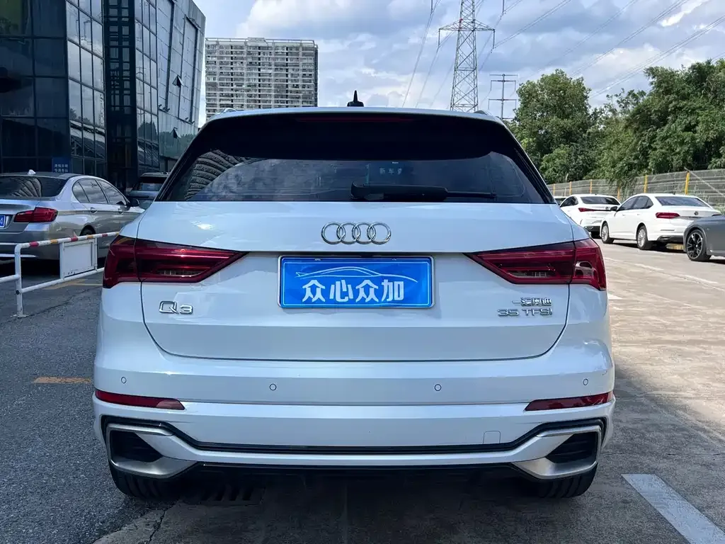 Audi Q3 — фото 4
