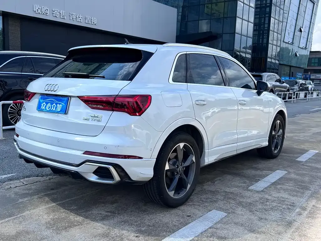 Audi Q3 — фото 5