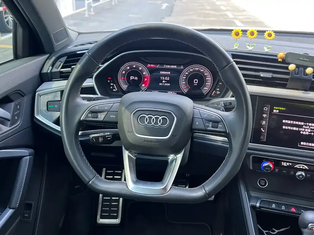 Audi Q3 — фото 6
