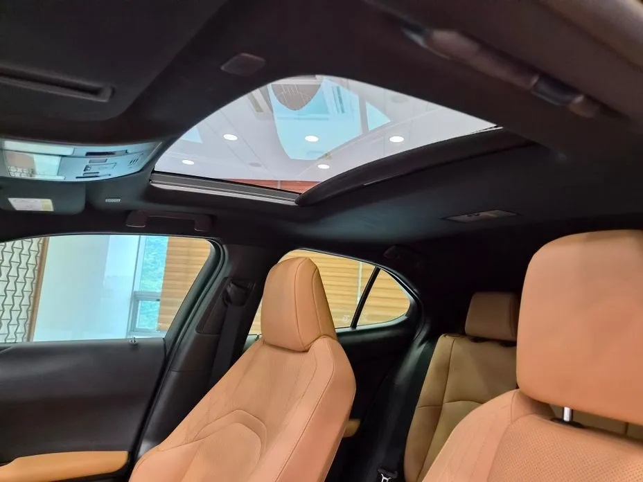 Lexus UX 2024 из KR, фото 2