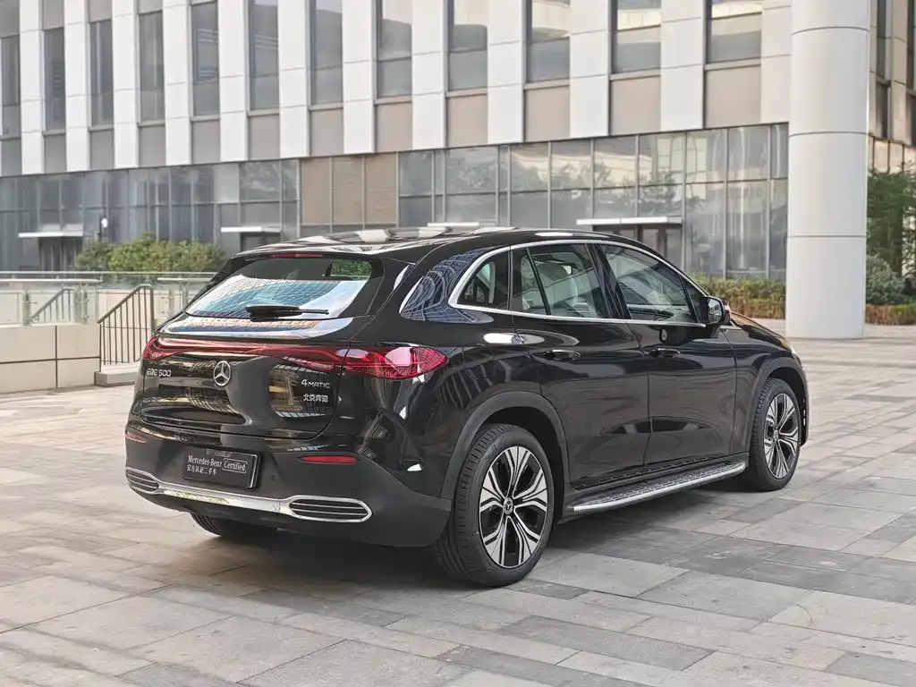 Mercedes-Benz EQE SUV — фото 10
