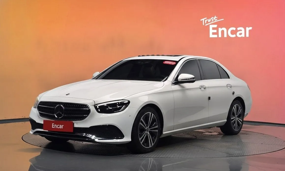 Mercedes-Benz E-Class — фото 1