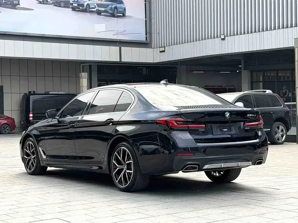 BMW 5 Series — фото 5
