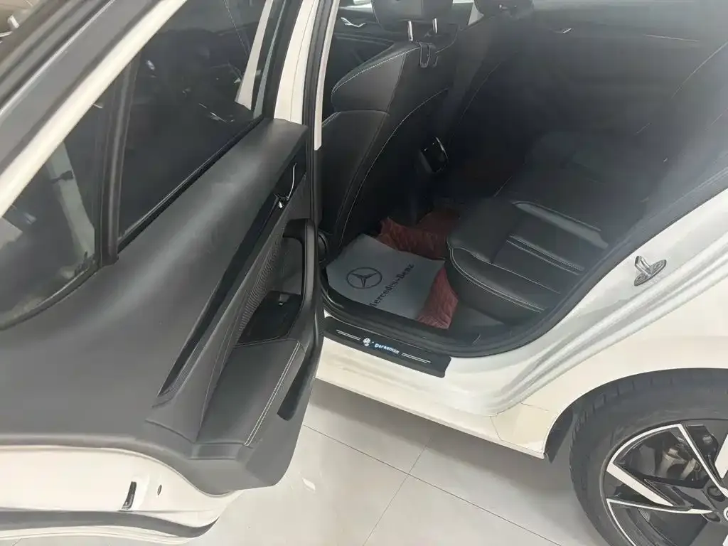 Skoda Octavia — фото 2
