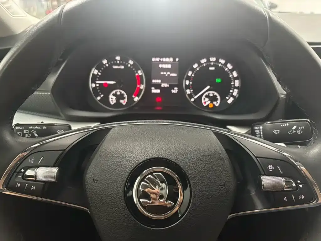 Skoda Octavia — фото 8