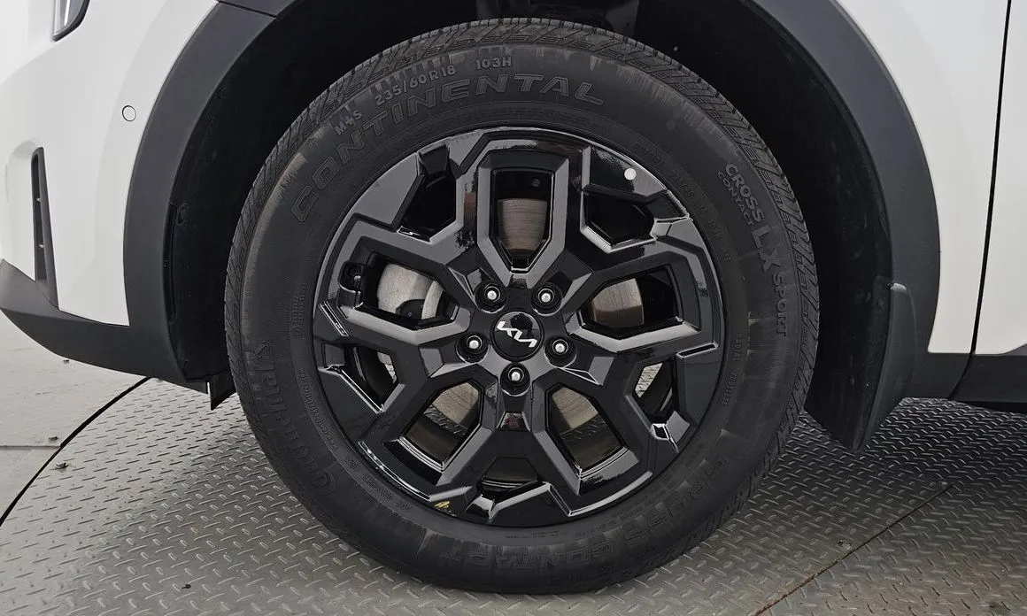 Kia Sorento — фото 7