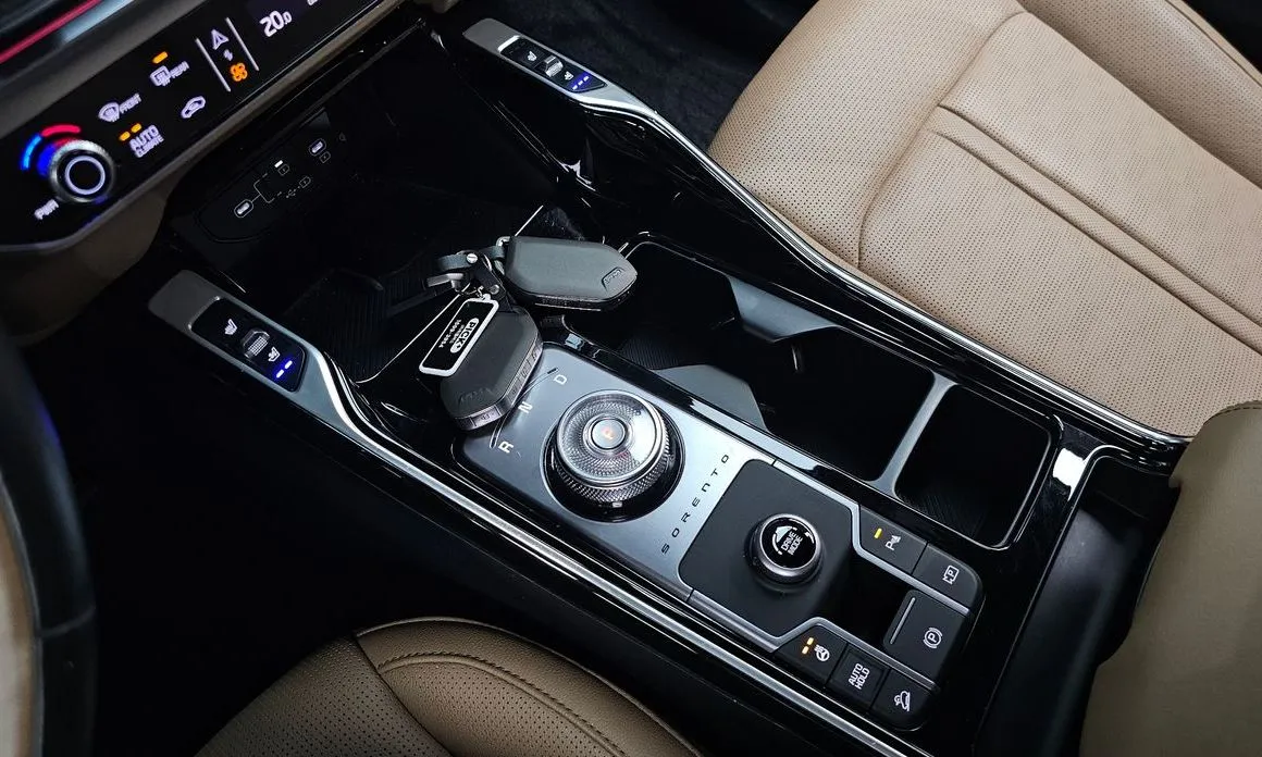 Kia Sorento — фото 6