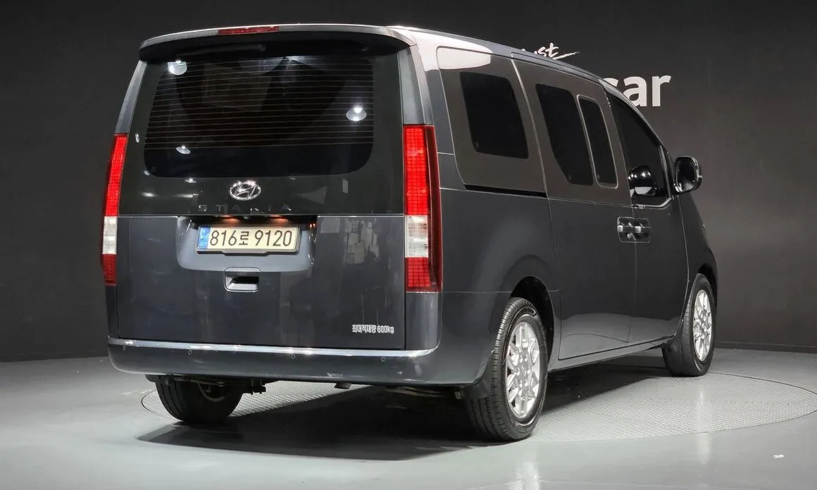 Hyundai Staria — фото 2