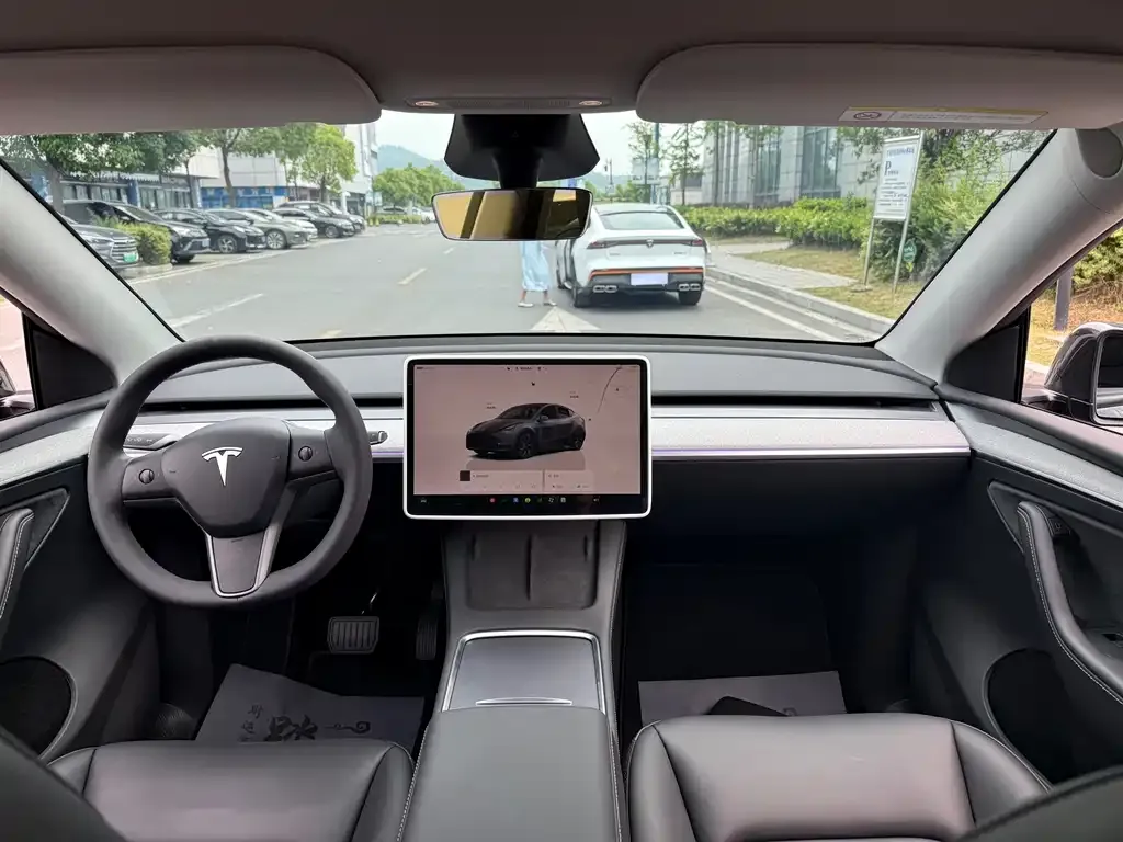 Tesla Model Y — фото 7
