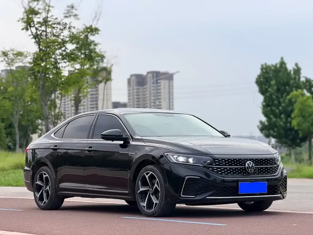 Volkswagen Passat — фото 9