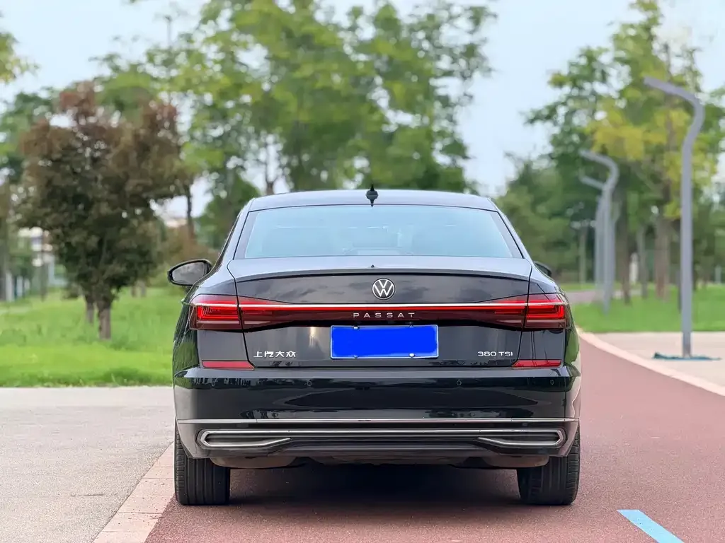 Volkswagen Passat — фото 4