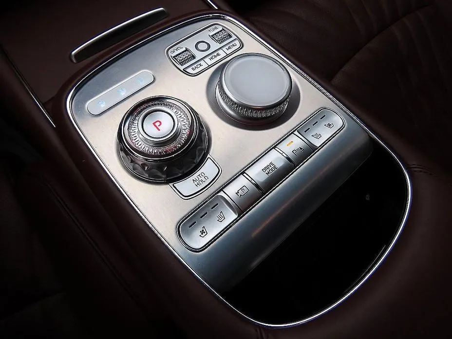 Genesis G90 — фото 6