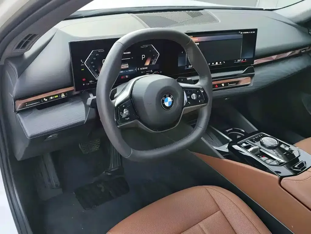 BMW 5 Series — фото 5