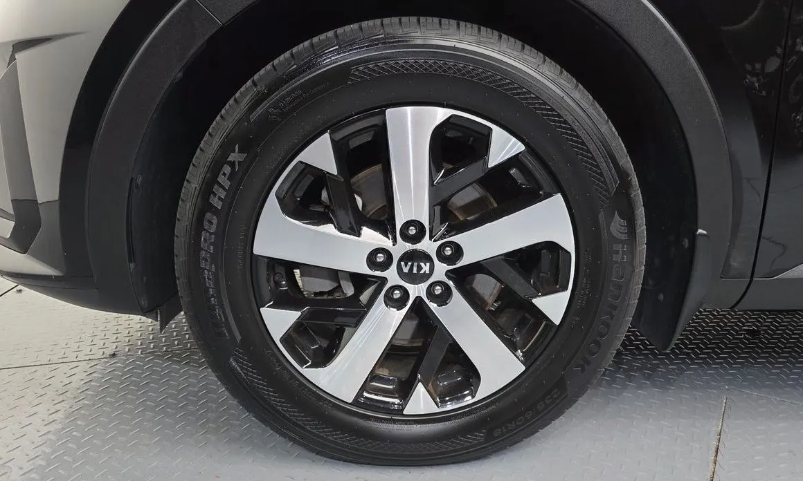 Kia Sorento — фото 9