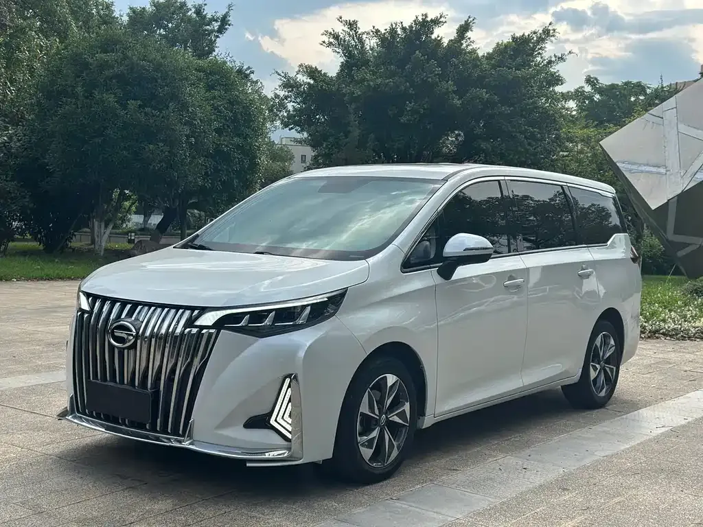 GAC Motor Trumpchi M6 — фото 1