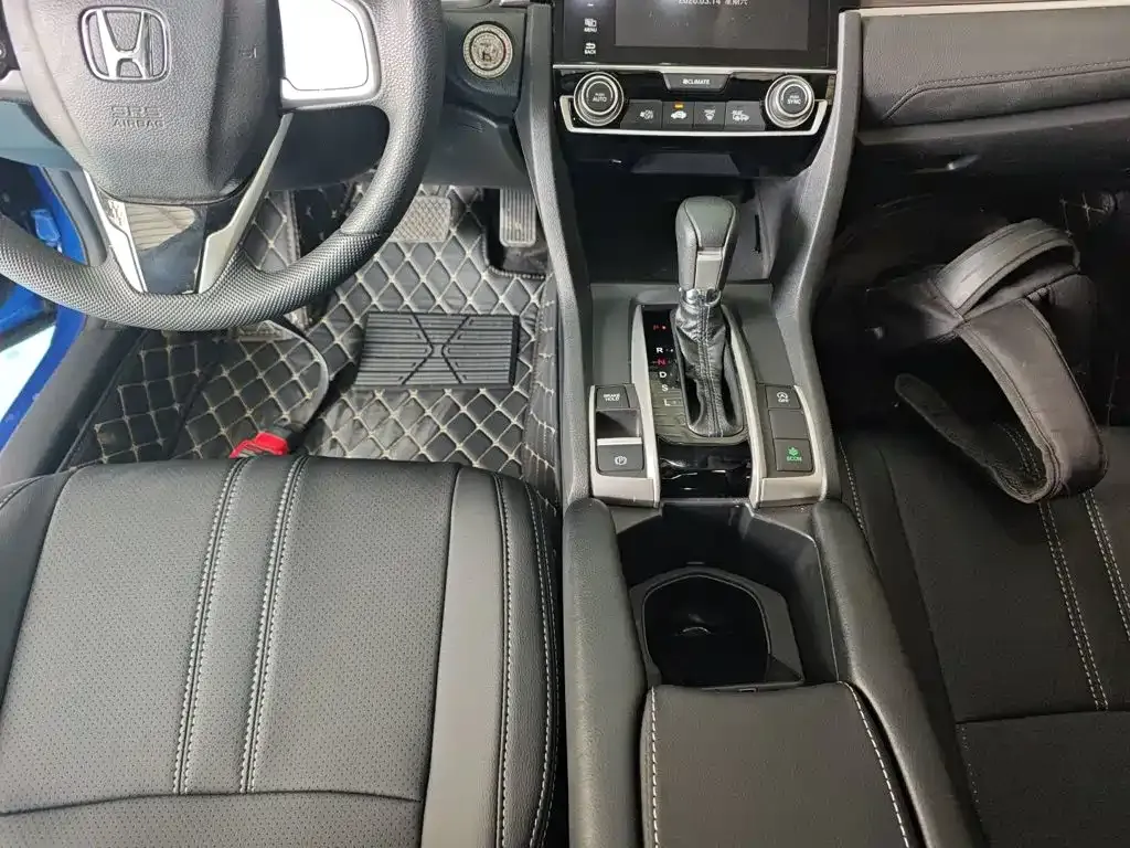 Honda Civic — фото 10