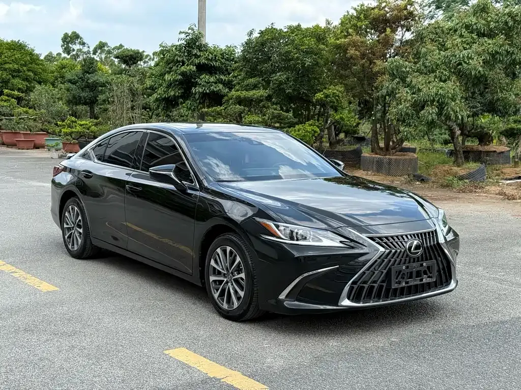 Lexus ES — фото 4