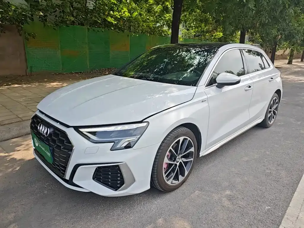 Audi A3 — фото 1
