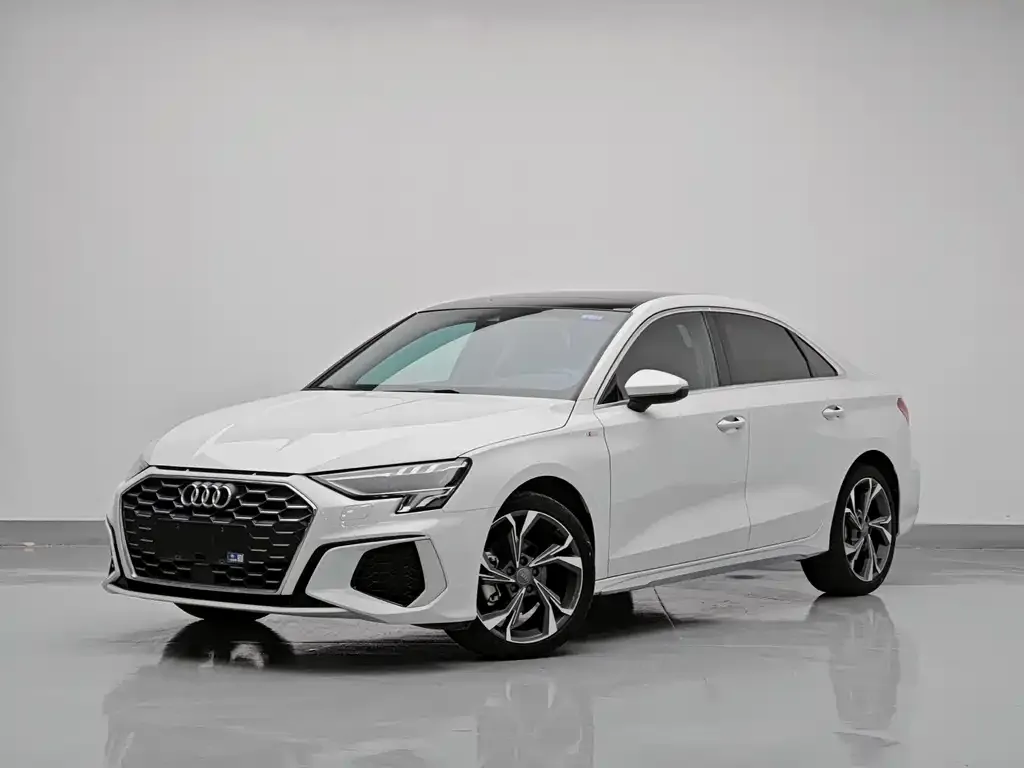 Audi A3 — фото 1
