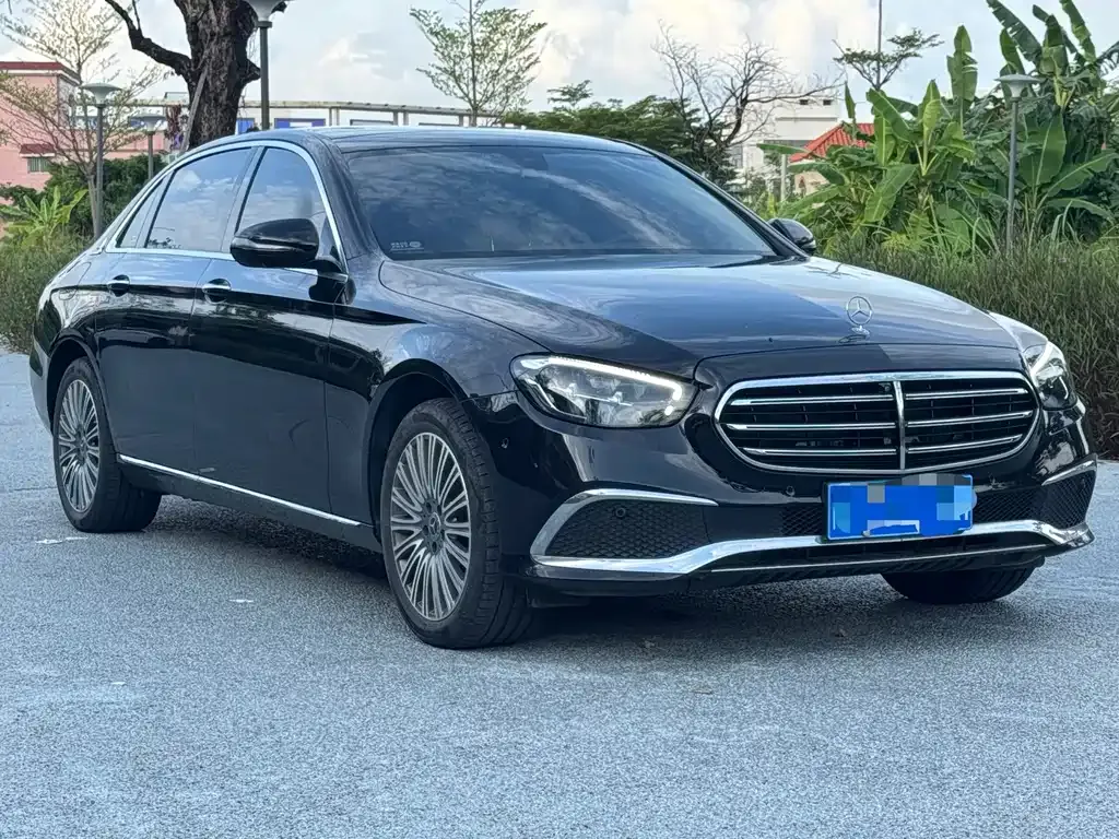 Mercedes-Benz E-Class — фото 4