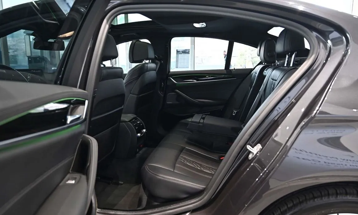 BMW 5-Series 2021 из KR, фото 8