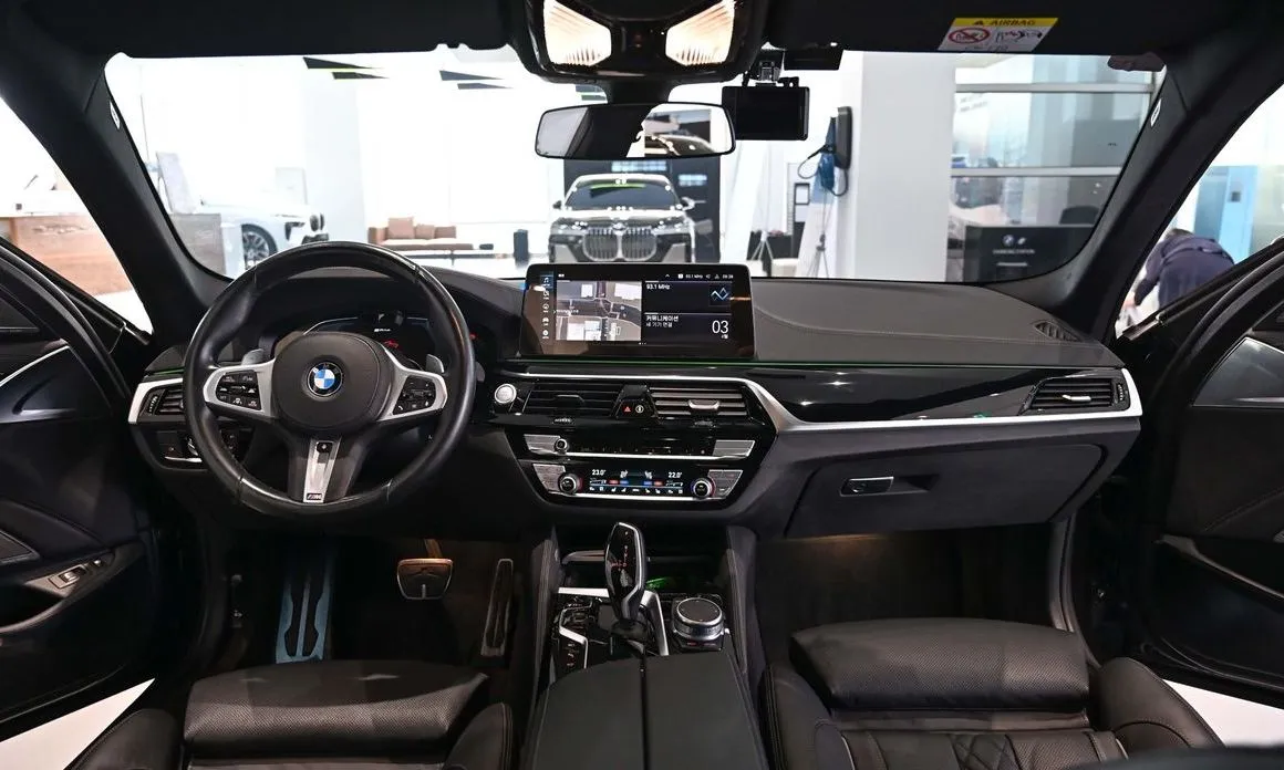BMW 5-Series 2021 из KR, фото 9