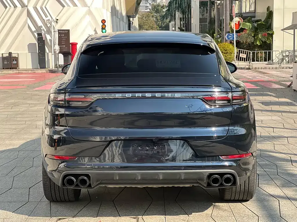 Porsche Cayenne — фото 7