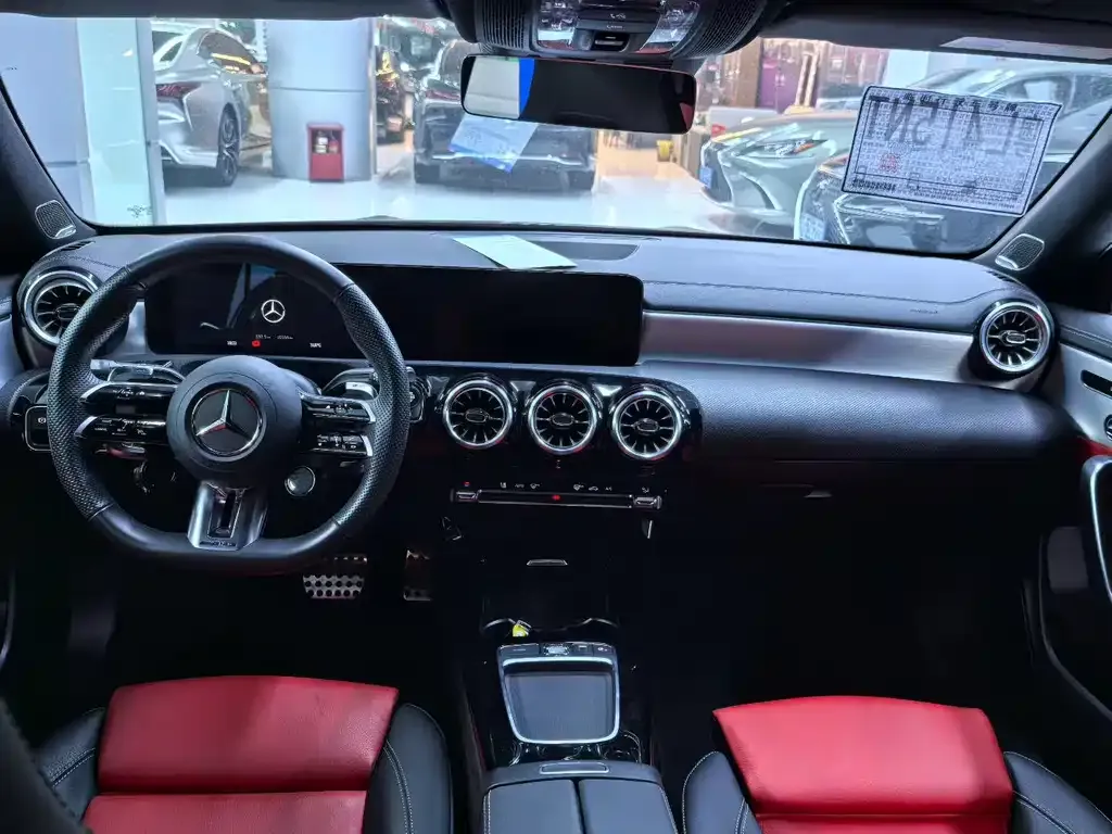 Mercedes-Benz CLA AMG — фото 10