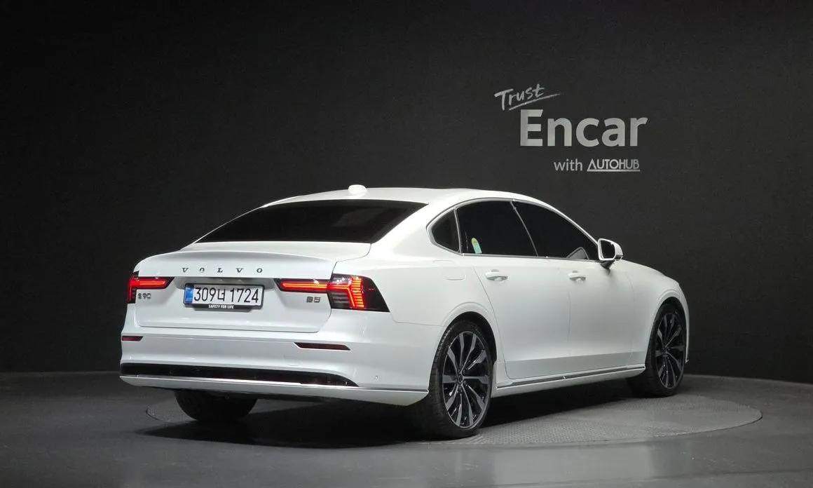 Volvo S90 2026 из KR, фото 3