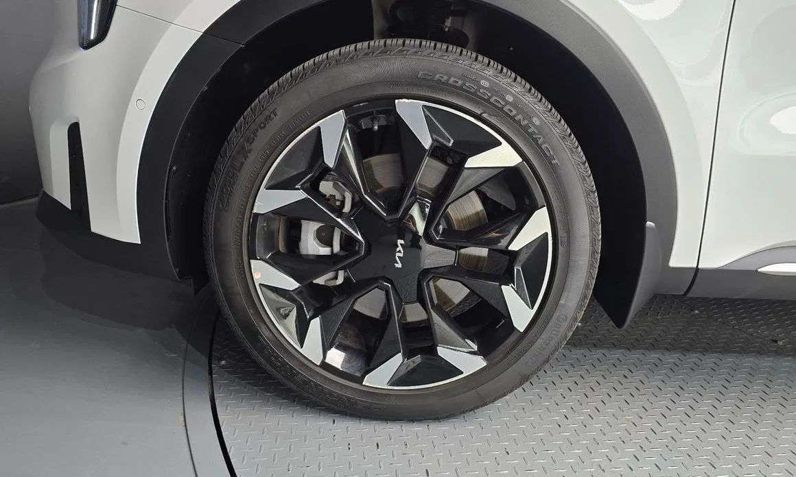 Kia Sorento — фото 10