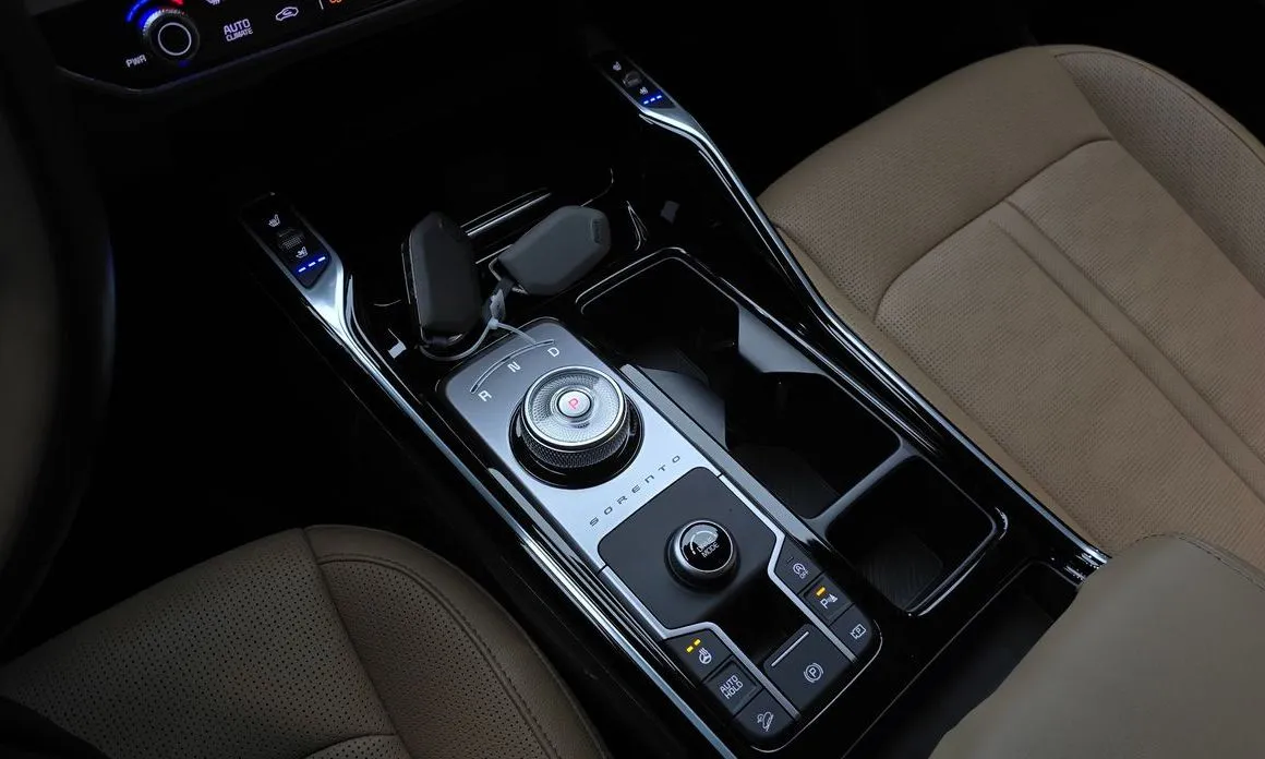 Kia Sorento — фото 9