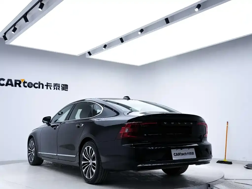 Volvo S90 — фото 10