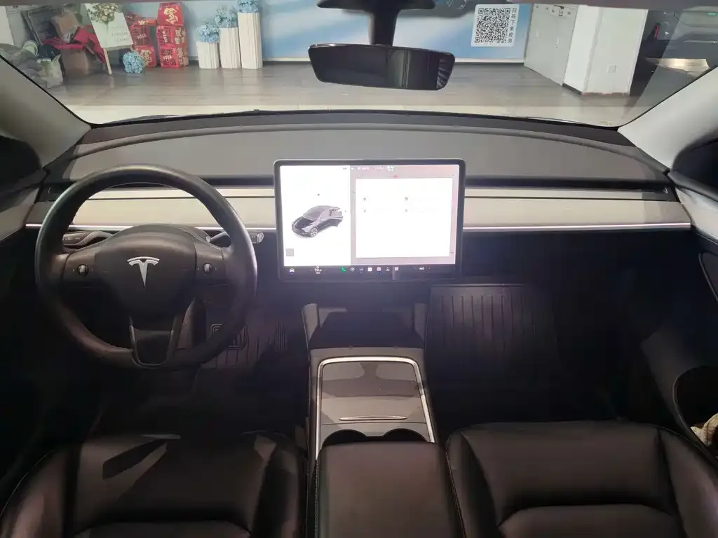 Tesla Model Y — фото 7