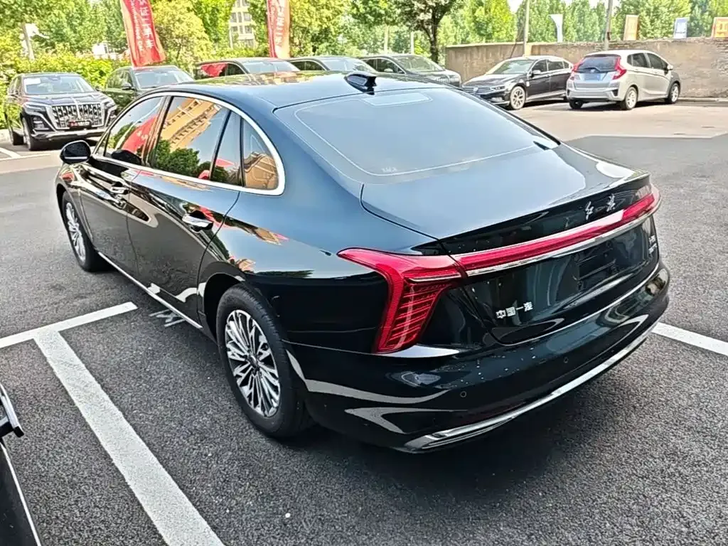 Hongqi H5 — фото 8