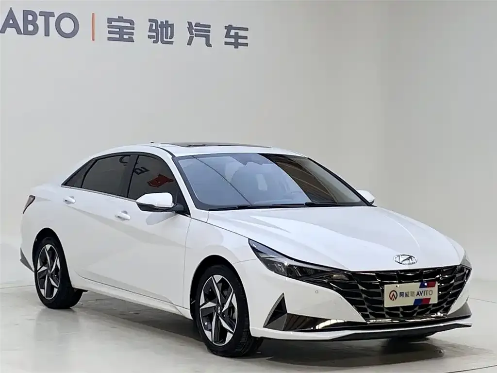 Hyundai Elantra — фото 5