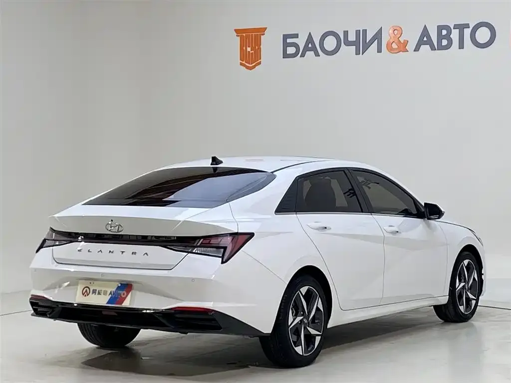 Hyundai Elantra — фото 10