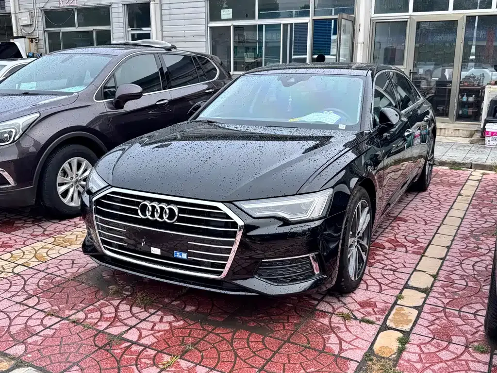 Audi A6L — фото 1