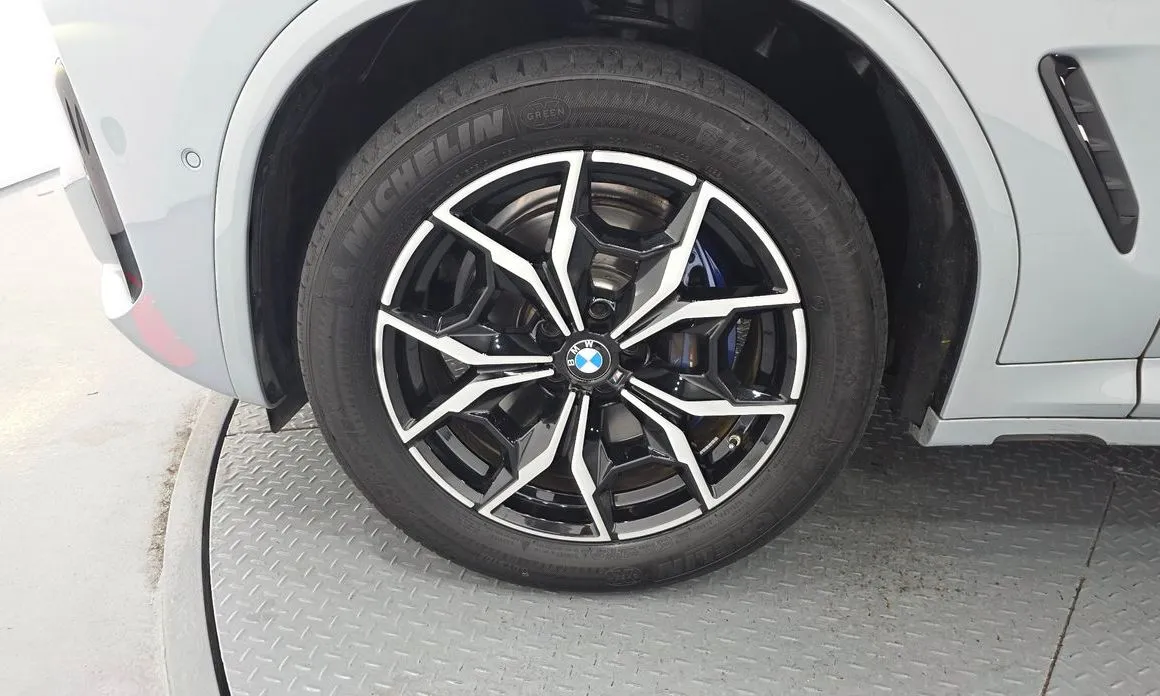 BMW X4 — фото 10