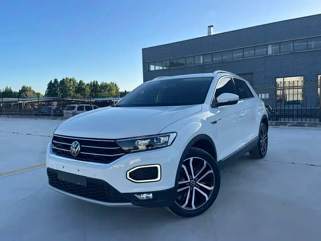 Volkswagen T-Roc — фото 1
