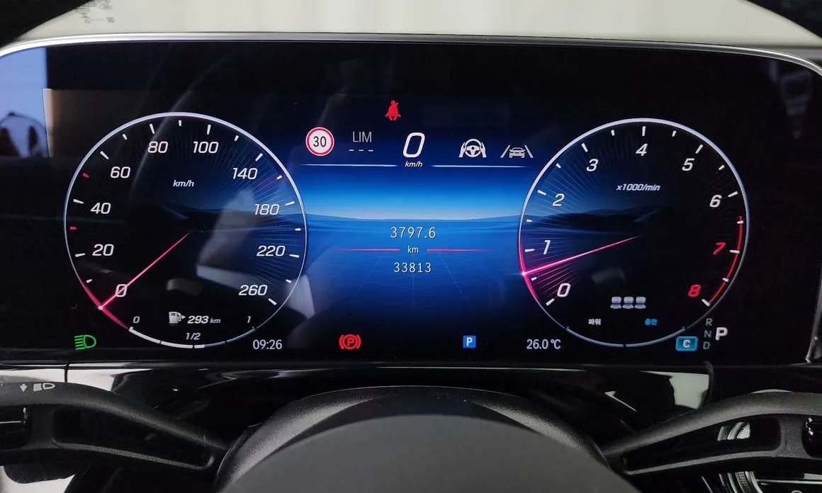 Mercedes-Benz E-Class 2024 из KR, фото 8