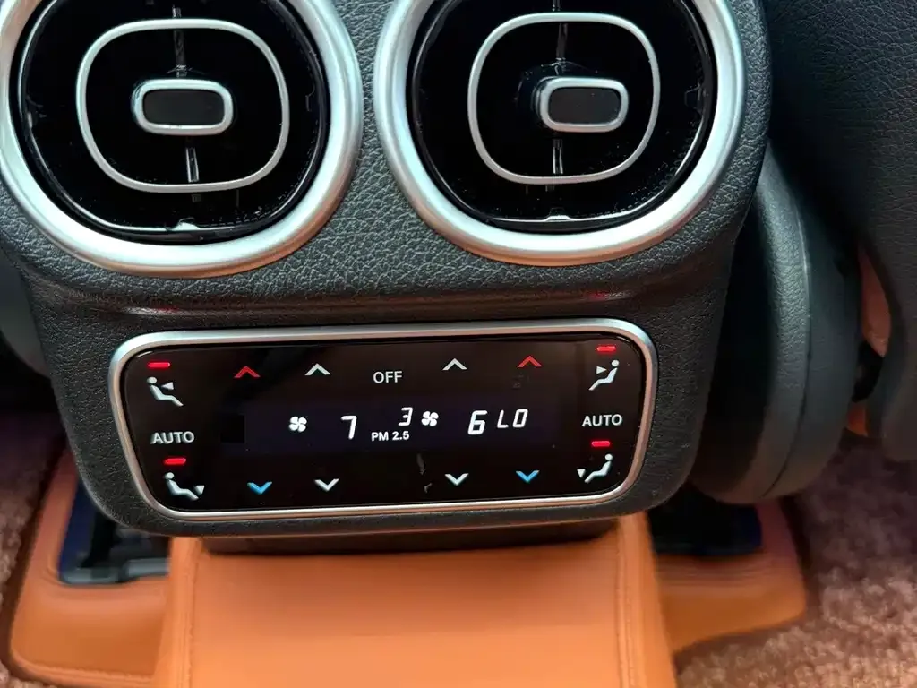 Mercedes-Benz GLC 2024 из CN, фото 10