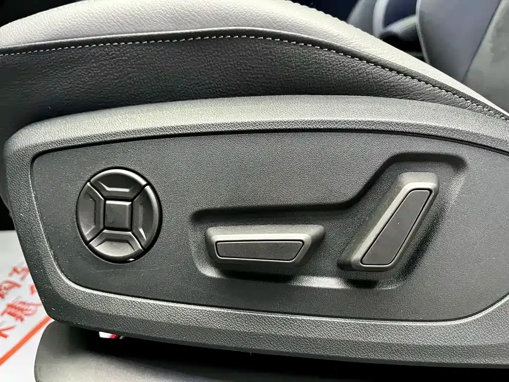 Audi Q3 — фото 8