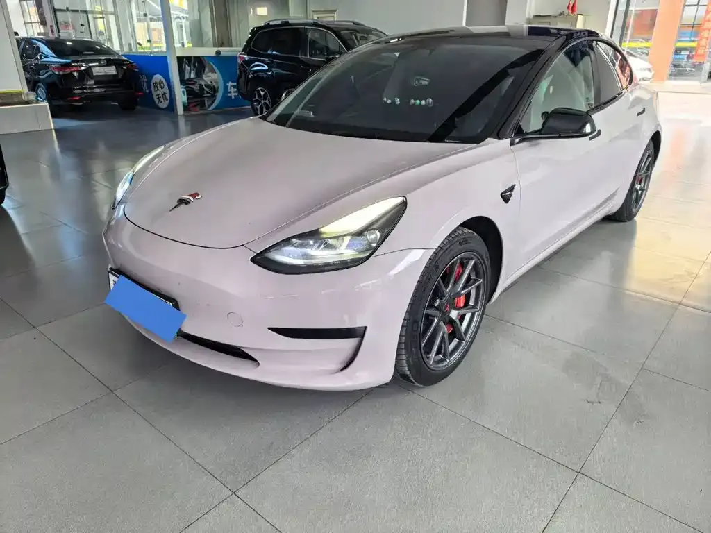 Tesla Model 3 — фото 1