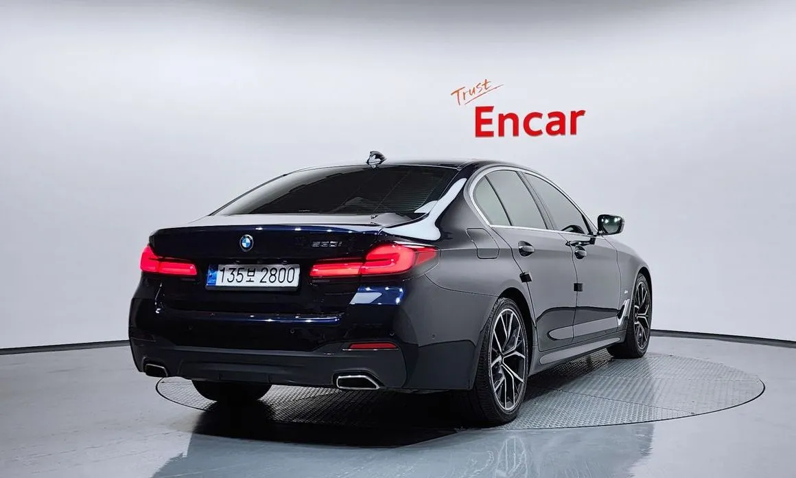 BMW 5-Series 2023 из KR, фото 3