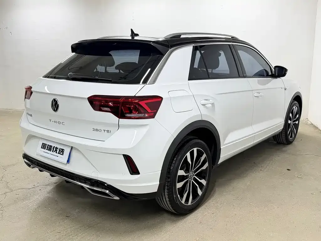 Volkswagen T-Roc — фото 9
