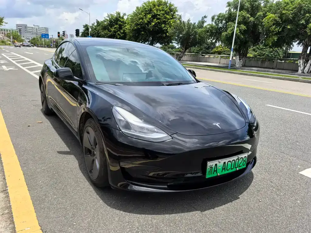 Tesla Model 3 — фото 9
