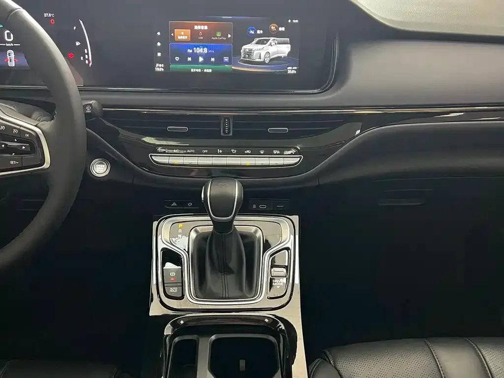GAC Motor Trumpchi M6 — фото 3